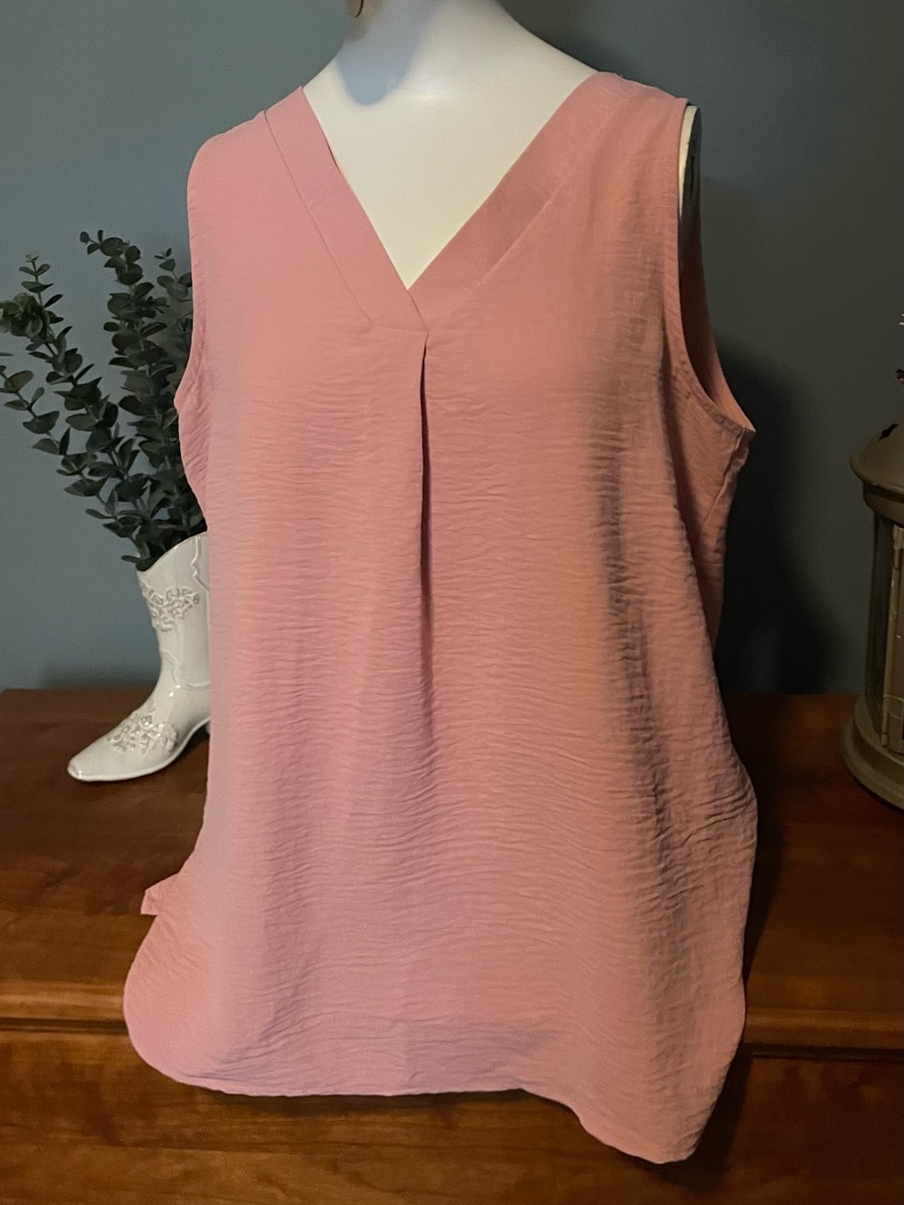 Papillon Blanc Dusty Rose V-Neck Sleeveless Blouse